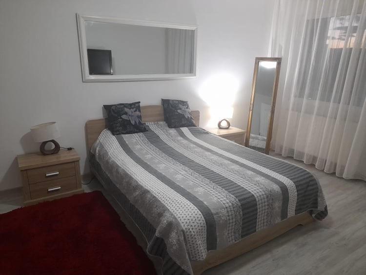 New 33 Lägenhet Bacău Exteriör bild