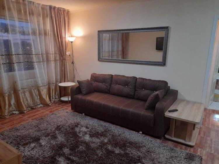 New 33 Lägenhet Bacău Exteriör bild