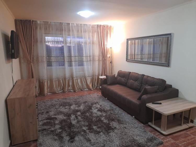 New 33 Lägenhet Bacău Exteriör bild