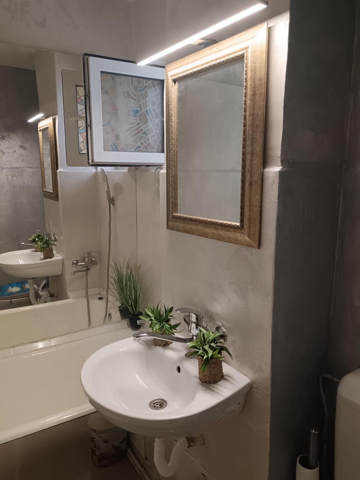 New 33 Lägenhet Bacău Exteriör bild